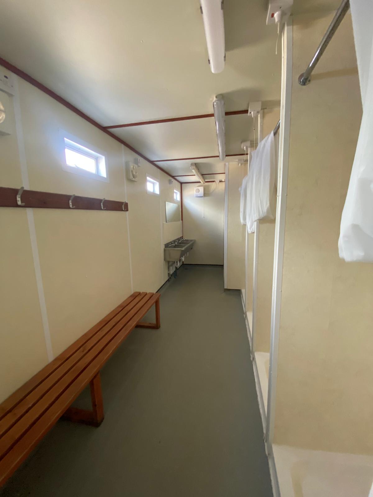 20FT X 8FT 5 CUBICLE ANTI-VANDAL SITE SHOWER - Image 4