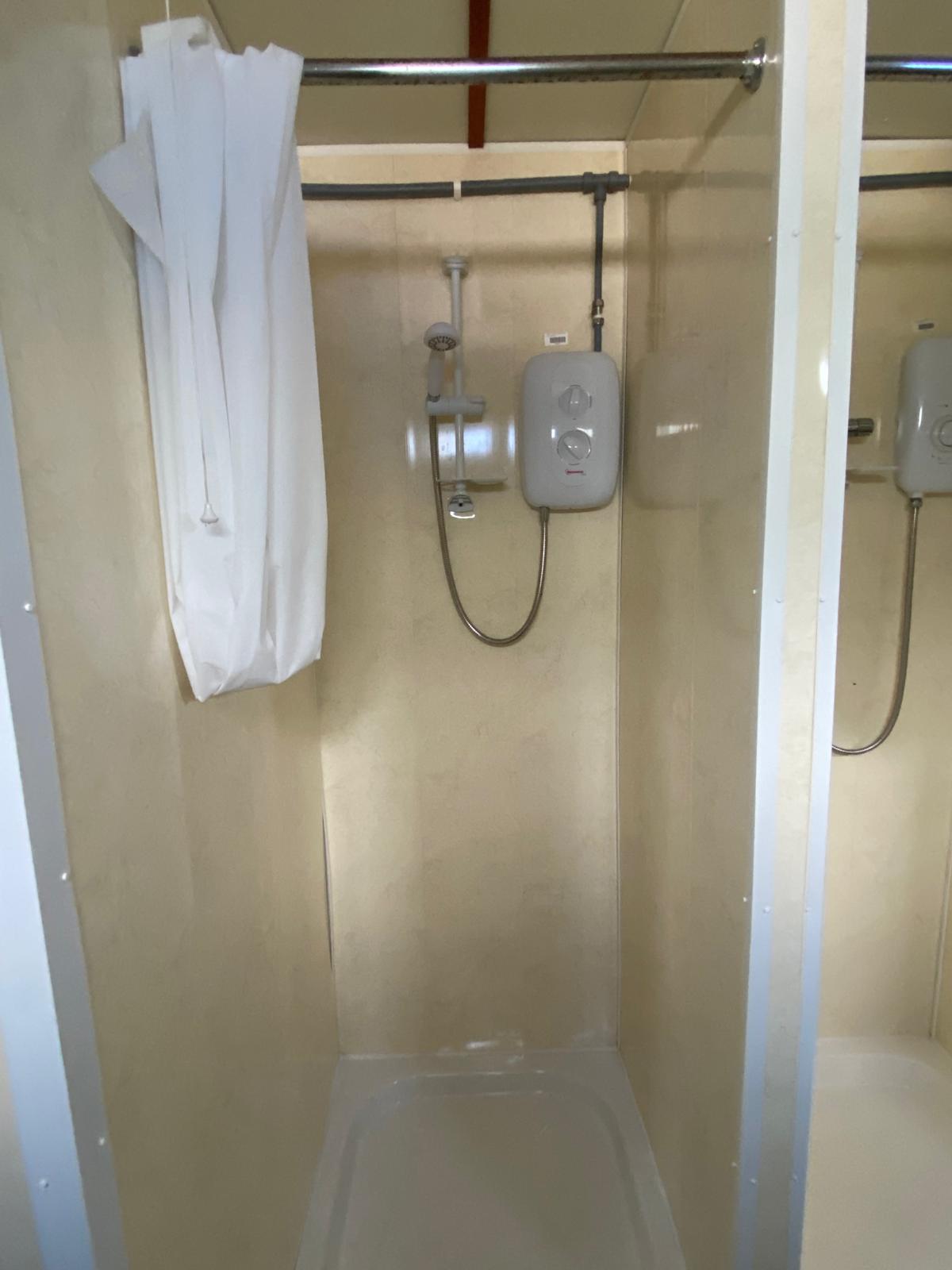 20FT X 8FT 5 CUBICLE ANTI-VANDAL SITE SHOWER - Image 8