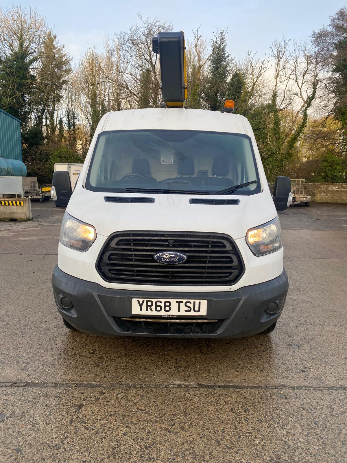 2018 FORD TRANSIT 3.5T 13M VERSALIFT / CPL VAN MOUNT - Image 2