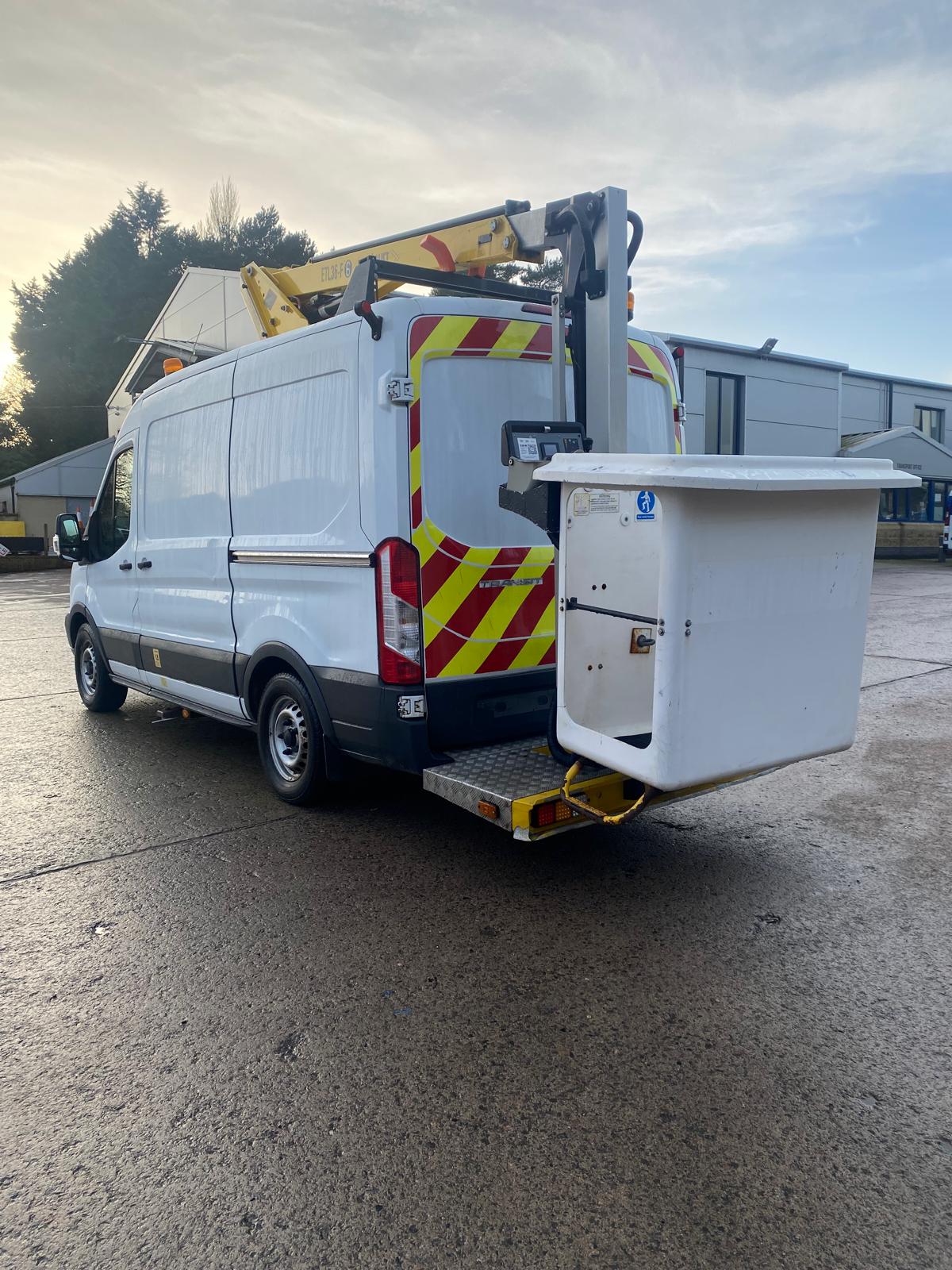 2018 FORD TRANSIT 3.5T 13M VERSALIFT / CPL VAN MOUNT - Image 5