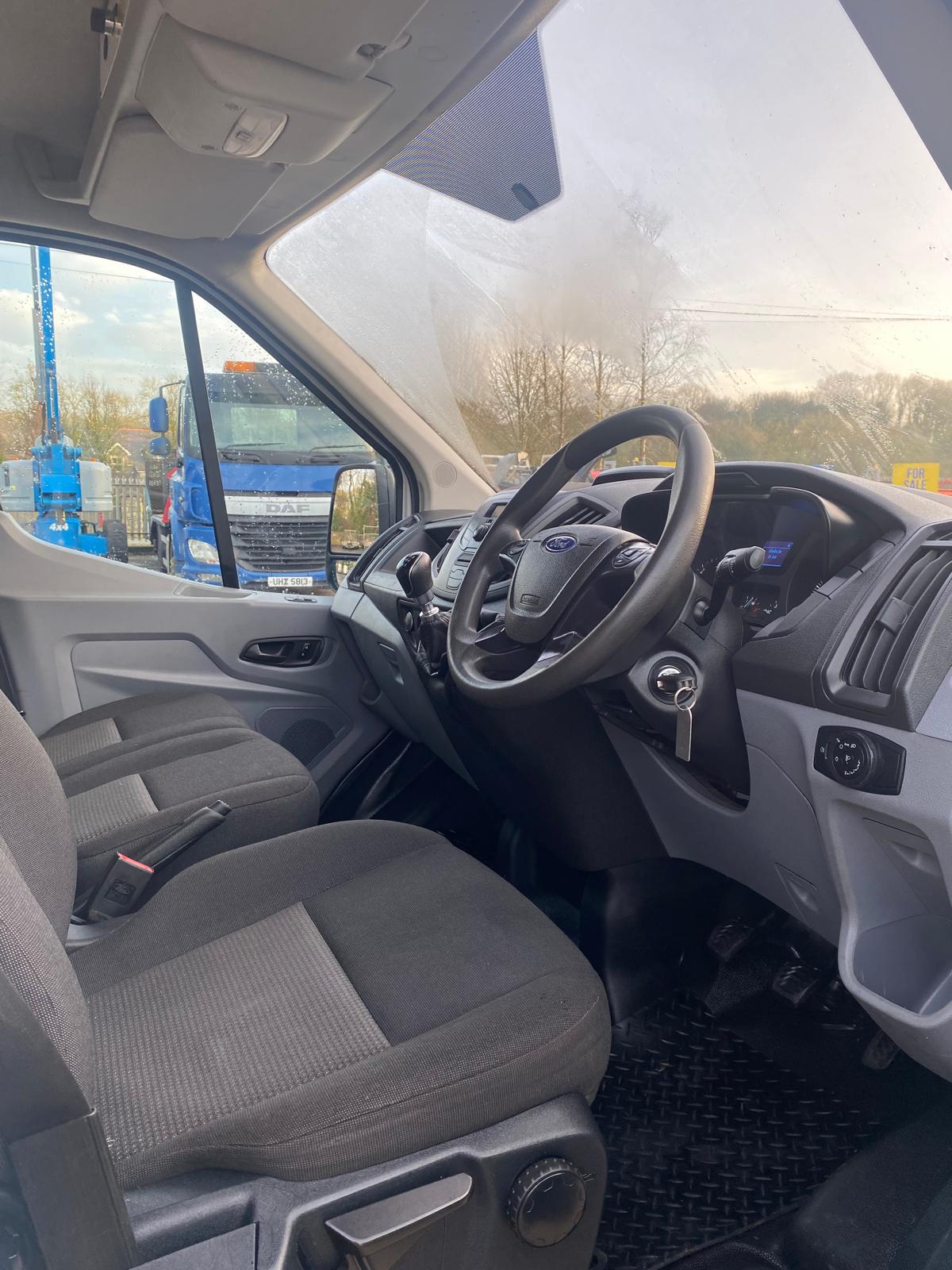 2018 FORD TRANSIT 3.5T 13M VERSALIFT / CPL VAN MOUNT - Image 8