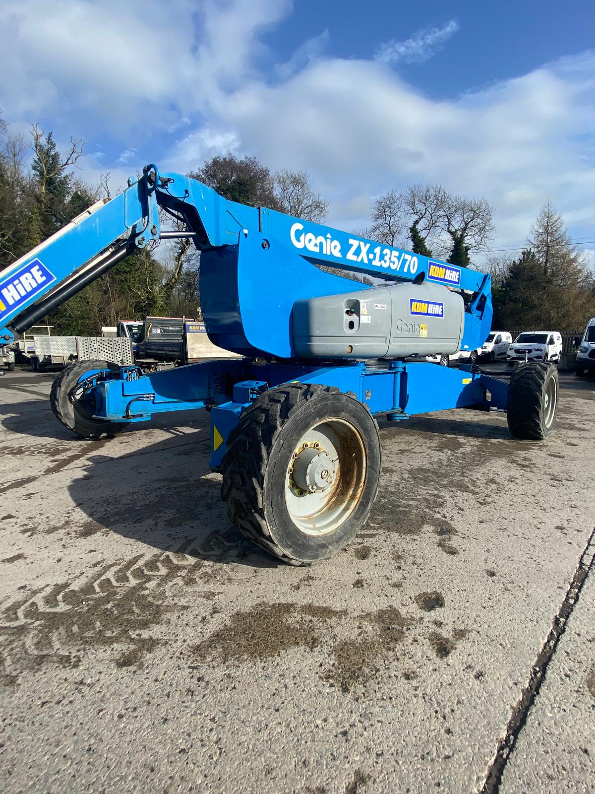 2016 GENIE ZX-135/70 141FT ARTIC DIESEL BOOM LIFT - Image 8