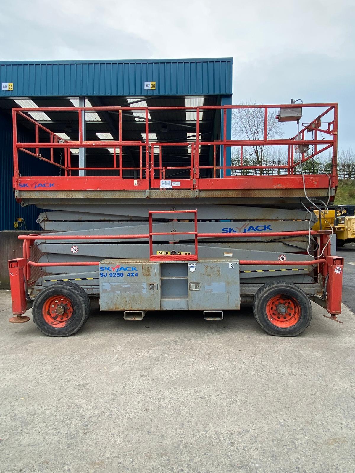2013 SKYJACK SJ9250 56FT TWIN DECK DIESEL SCISSOR LIFT