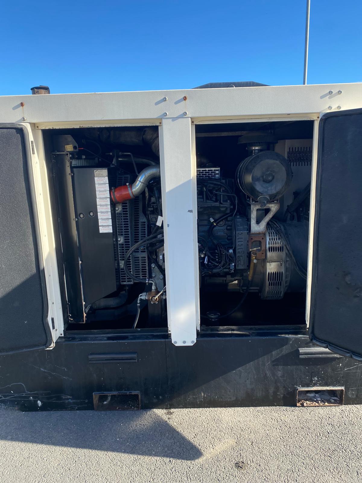 2017 BRUNO GX112FE3 100KVA 3PH SILENCED DIESEL GENERATOR - Image 6