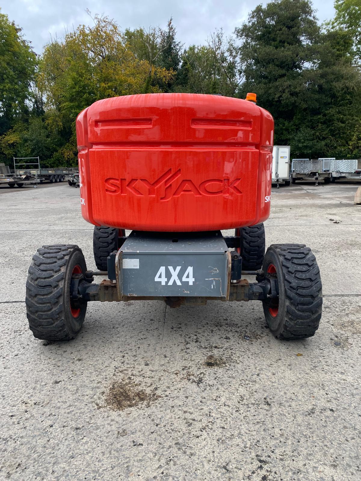 2015 SKYJACK SJ51AJ / Z45 57FT DIESEL ARTIC BOOM LIFT - Image 4